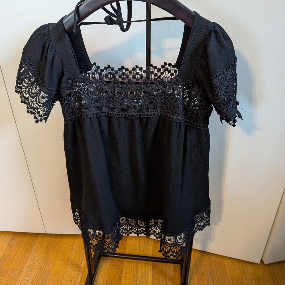 Black Puff Sleeve Ruffled Blouse